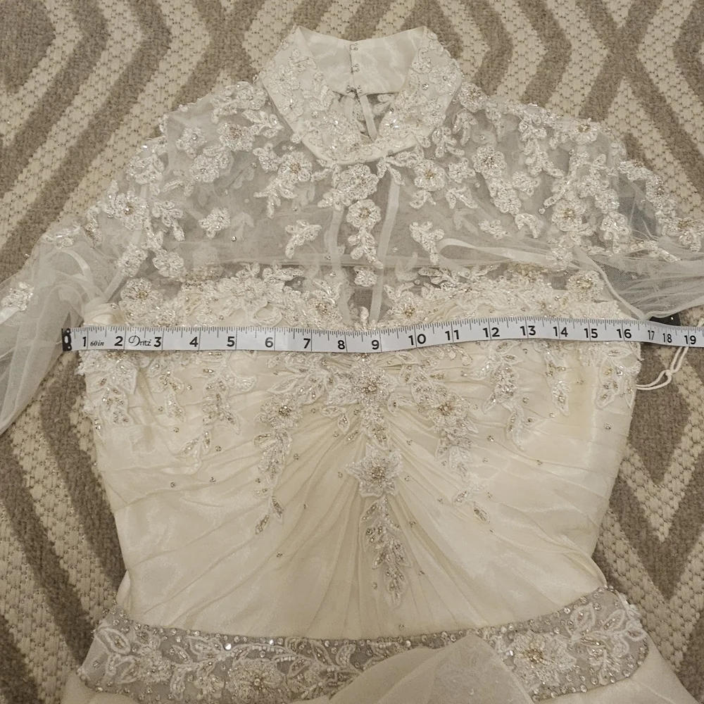 Stephen Yearick Ivory Lace Wedding Dress‎